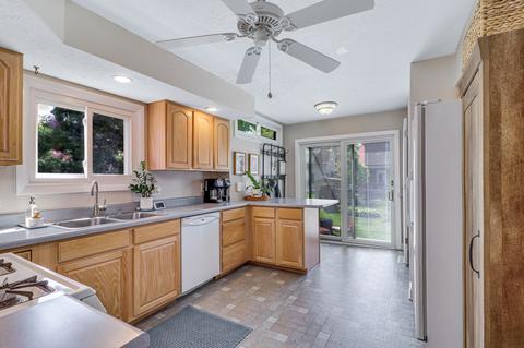 307 Vale St, Bloomington, IL 61701 photo 12