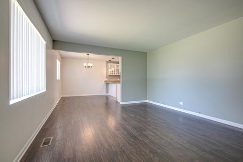 445 Aster Ln, Hoffman Estates, IL 60169 photo 5