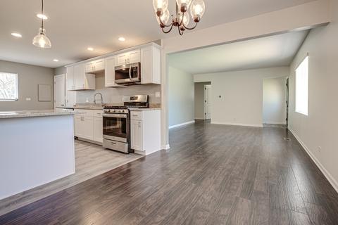445 Aster Ln, Hoffman Estates, IL 60169 photo 8
