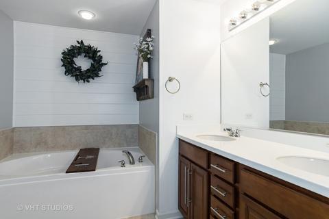 216 Comstock Dr, Elgin, IL 60124 photo 10