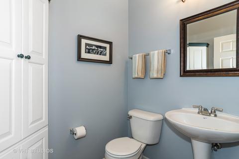 216 Comstock Dr, Elgin, IL 60124 photo 8