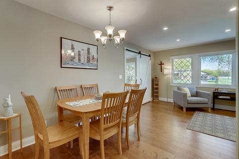 950 S Warrington Rd, Des Plaines, IL 60016 photo 4