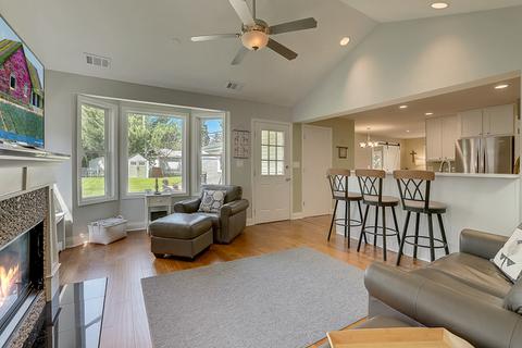 950 S Warrington Rd, Des Plaines, IL 60016 photo 10
