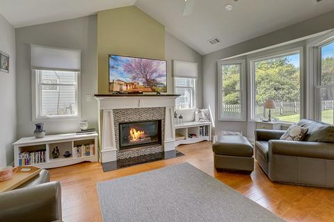 950 S Warrington Rd, Des Plaines, IL 60016 photo 9