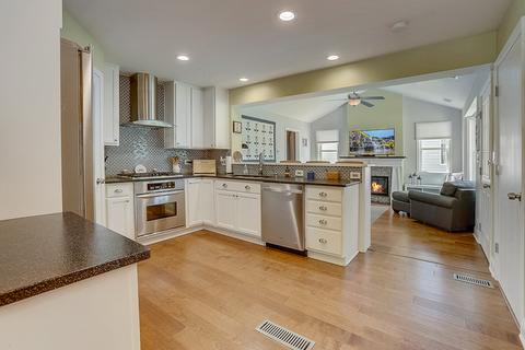 950 S Warrington Rd, Des Plaines, IL 60016 photo 7