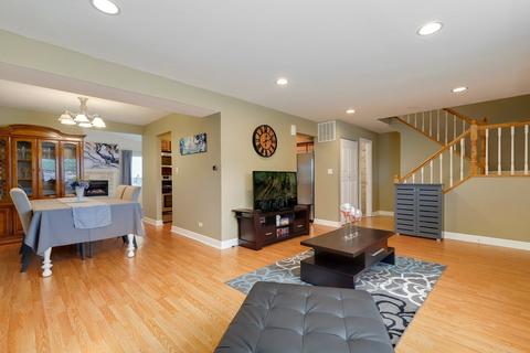 4610 Brigantine Ln, Hoffman Estates, IL 60192 photo 4