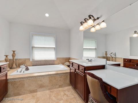 1464 Pleasant Dr, Bartlett, IL 60103 photo 13