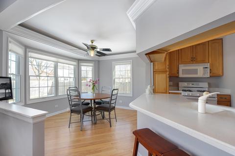 720 W Paddock Dr, Wheeling, IL 60090 photo 4