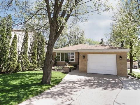 293 E Quincy St, Riverside, IL 60546 photo 2