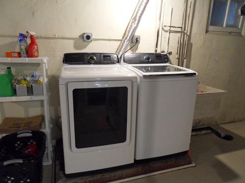 637 Bangs St, Aurora, IL 60505 photo 38