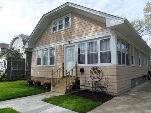 637 Bangs St, Aurora, IL 60505 photo 2