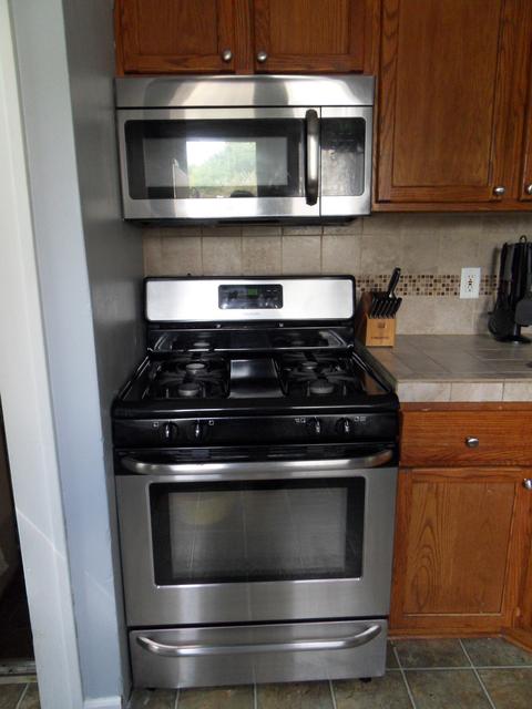 637 Bangs St, Aurora, IL 60505 photo 9