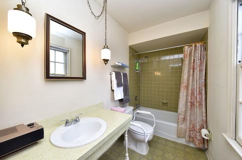 628 Pershing Ave, Wheaton, IL 60189 photo 11