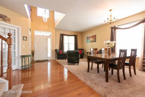 321 Monument Rd, Elgin, IL 60124 photo 2