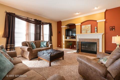 321 Monument Rd, Elgin, IL 60124 photo 6