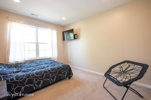 321 Monument Rd, Elgin, IL 60124 photo 10
