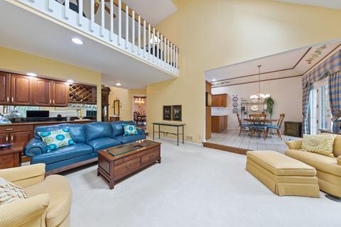 36 Pine Tree Ln, Burr Ridge, IL 60527 photo 9