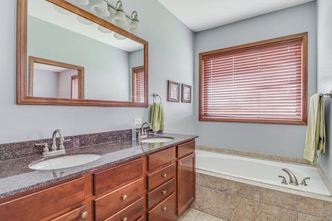 2301 Heather Ridge Dr, Normal, IL 61761 photo 22