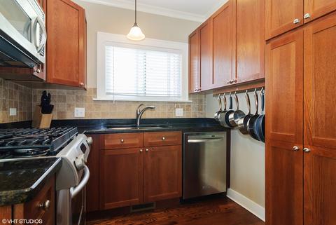 328 E Indiana St, Wheaton, IL 60187 photo 9