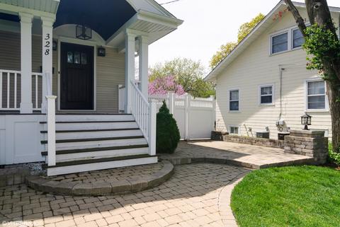 328 E Indiana St, Wheaton, IL 60187 photo 3