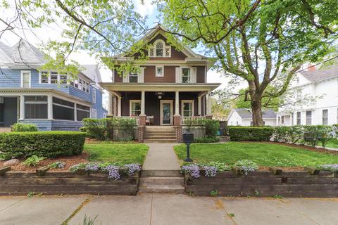 504 E Chestnut St, Bloomington, IL 61701 photo 2
