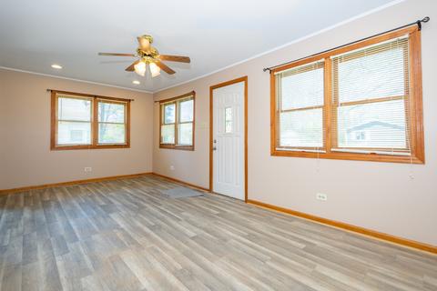 35807 N Ash St, Ingleside, IL 60041 photo 2