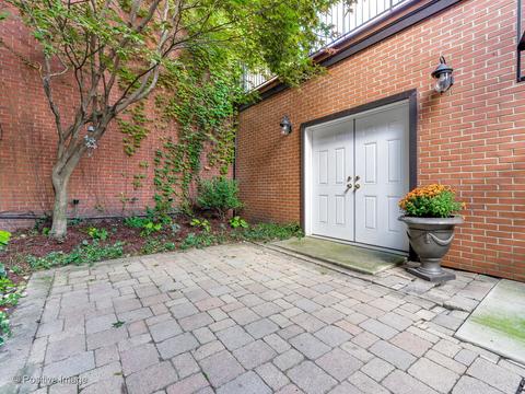 852 W Webster Ave, Chicago, IL 60614 photo 32
