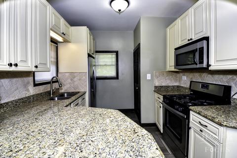 372 S Liberty St, Elgin, IL 60120 photo 7