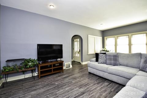 372 S Liberty St, Elgin, IL 60120 photo 4