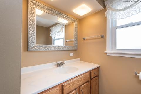 7831 W 80th St, Bridgeview, IL 60455 photo 16