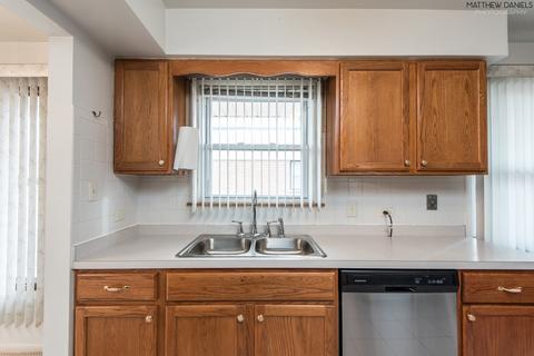 7831 W 80th St, Bridgeview, IL 60455 photo 9