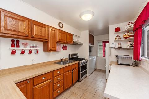 570 E Merle Ln, Wheeling, IL 60090 photo 2