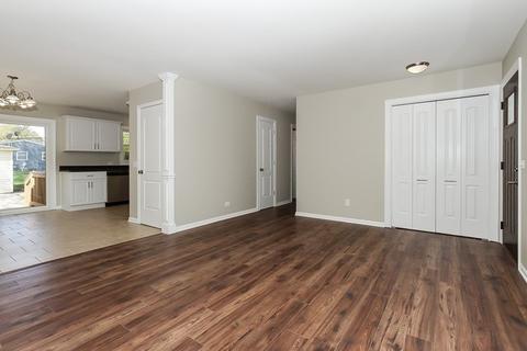 568 S 5th St, West Dundee, IL 60118 photo 6