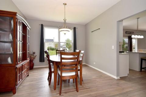 2802 Lundquist Dr, Aurora, IL 60503 photo 9
