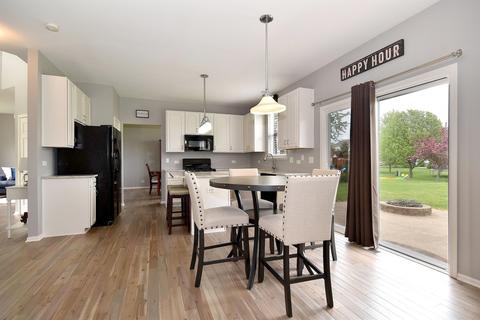 2802 Lundquist Dr, Aurora, IL 60503 photo 6