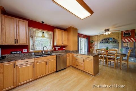 590 Alice Pl, Elgin, IL 60123 photo 9