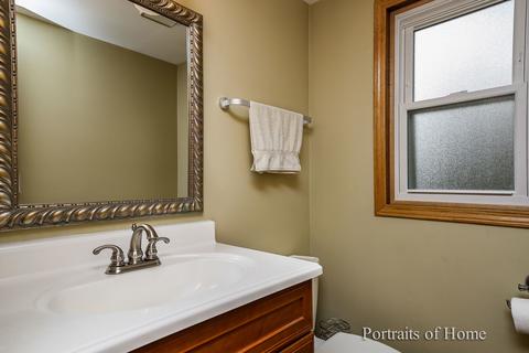 590 Alice Pl, Elgin, IL 60123 photo 11
