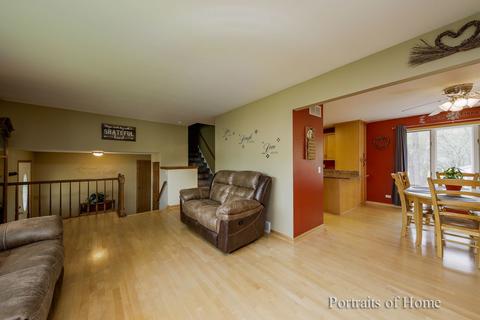 590 Alice Pl, Elgin, IL 60123 photo 5