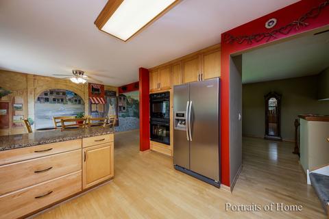 590 Alice Pl, Elgin, IL 60123 photo 8