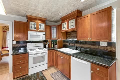 944 Duncan Ave, Elgin, IL 60120 photo 10