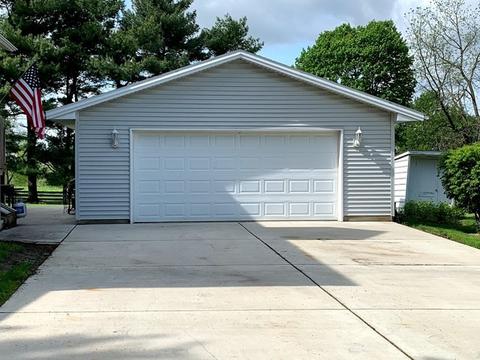 304 E Douglas St, Carlock, IL 61725 photo 2