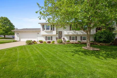 2203 Timber View Dr, Bloomington, IL 61701 photo 1
