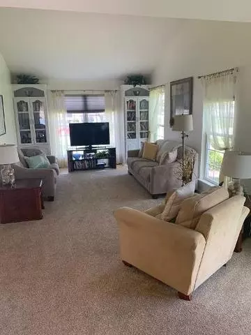1251 Sycamore St, Elgin, IL 60123 photo 4