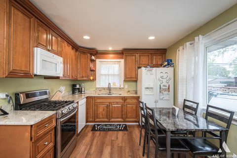 7518 Sholer Ave, Bridgeview, IL 60455 photo 9