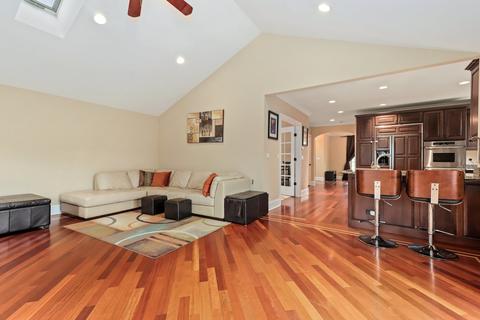 8212 N Newcastle Ave, Niles, IL 60714 photo 8
