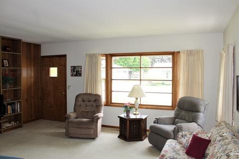 403 S Jackson St, Morrison, IL 61270 photo 2