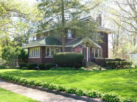 1925 E Oakland Ave, Bloomington, IL 61701 photo 2