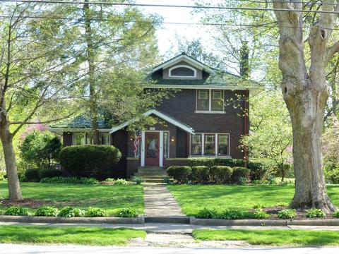 1925 E Oakland Ave, Bloomington, IL 61701 photo 1