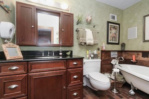 122 Hickory Rd, Oakwood Hills, IL 60013 photo 22