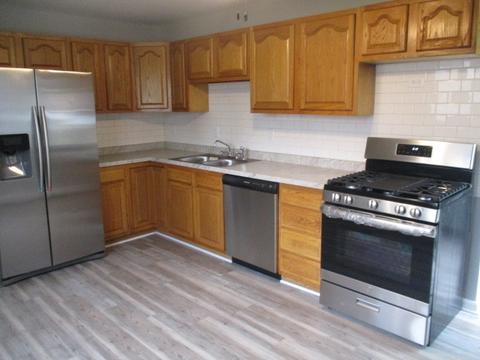 3435 Sally Dr, Steger, IL 60475 photo 2